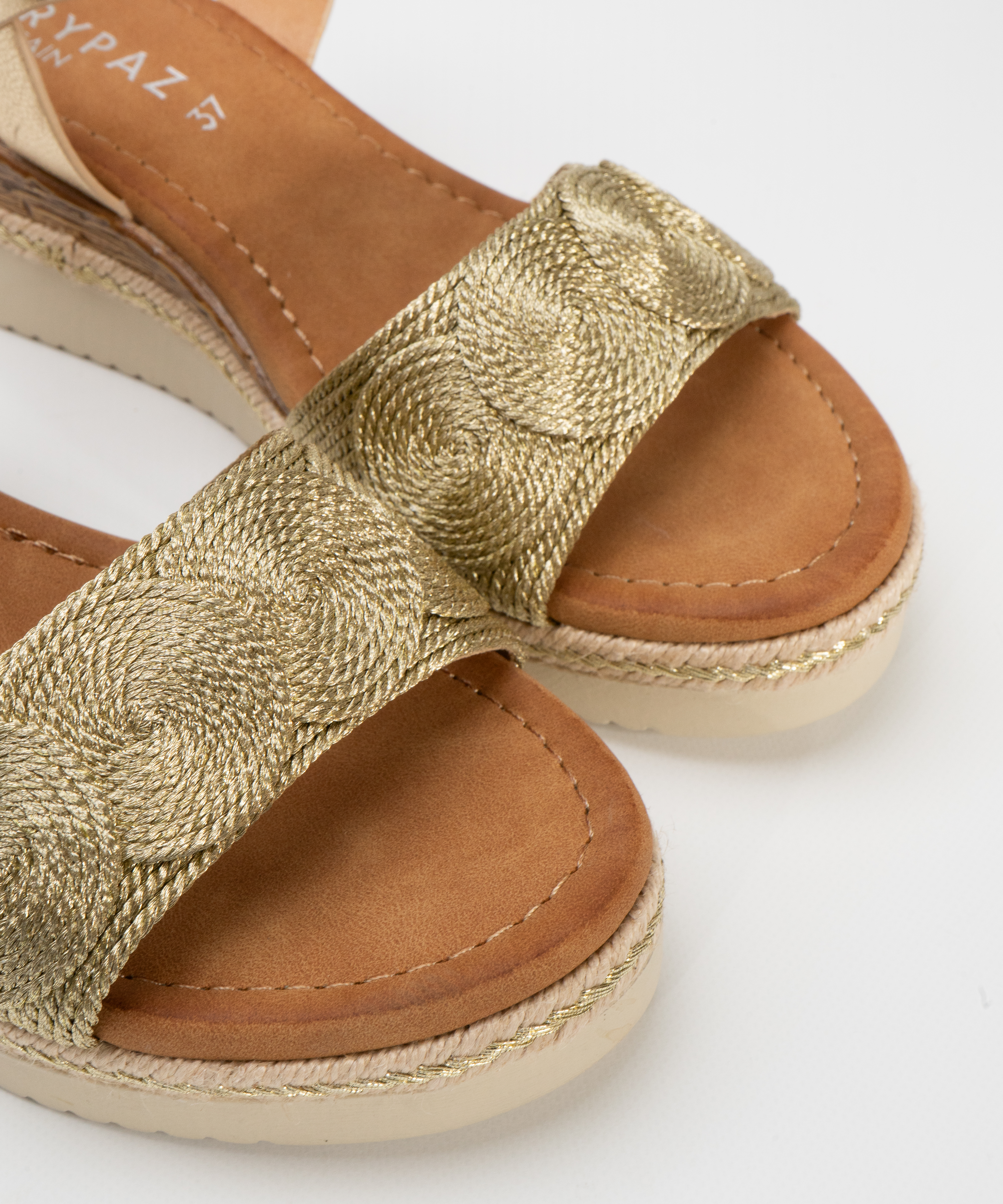 Sandalias cuña bordadas image number null